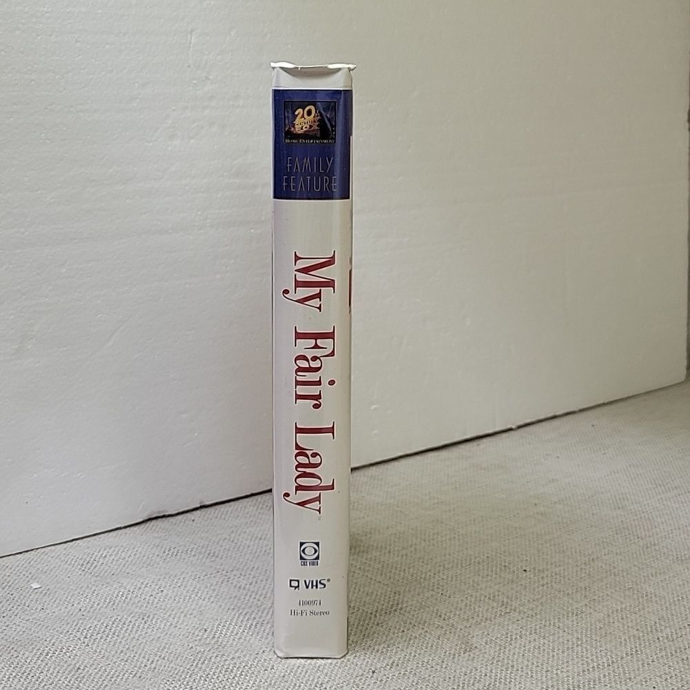 Vintage 1964 "My Fair Lady" WB Hardcover Book - Original plus vhs movies - Picture 7 of 12